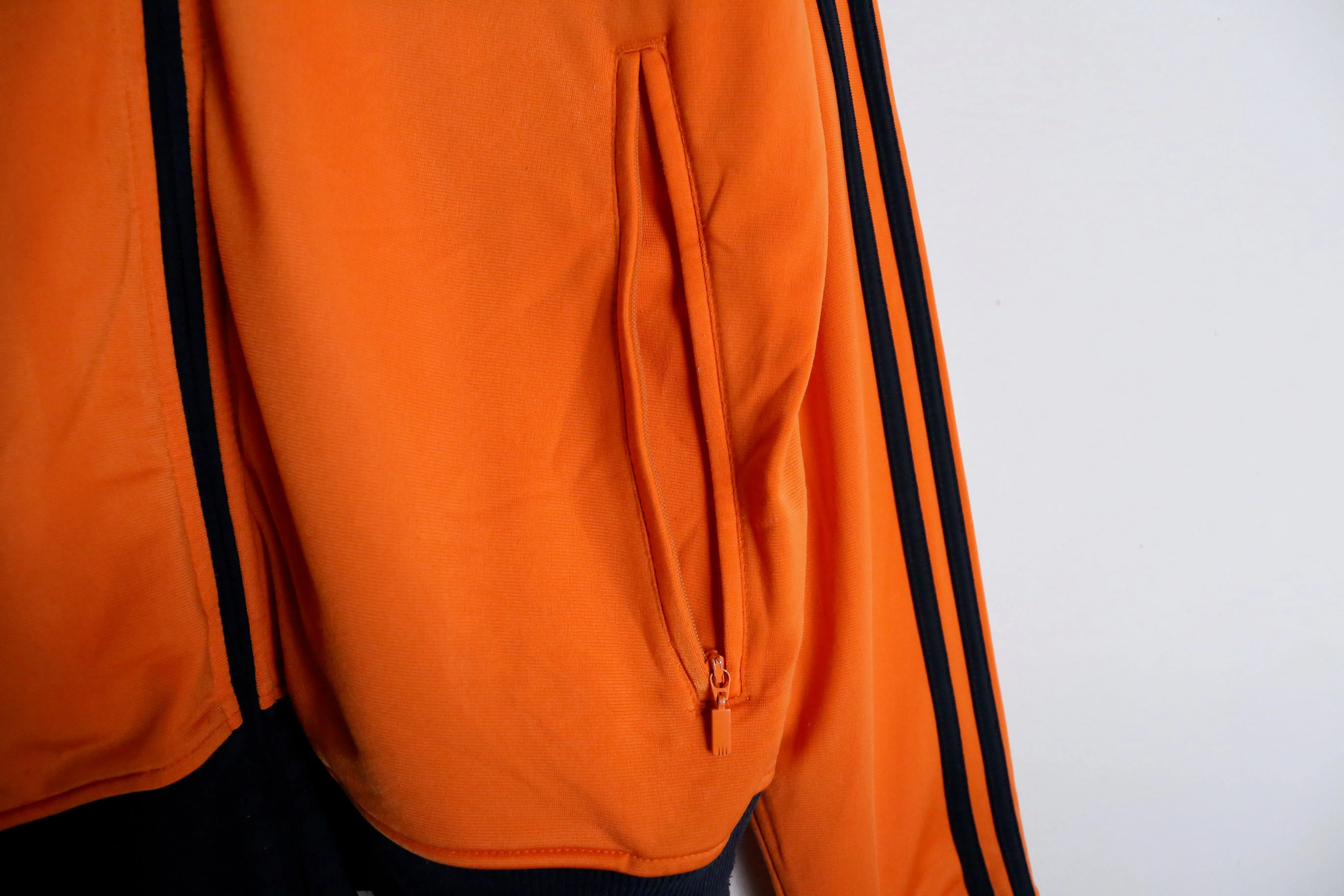 “adidas” orange×black track jacket