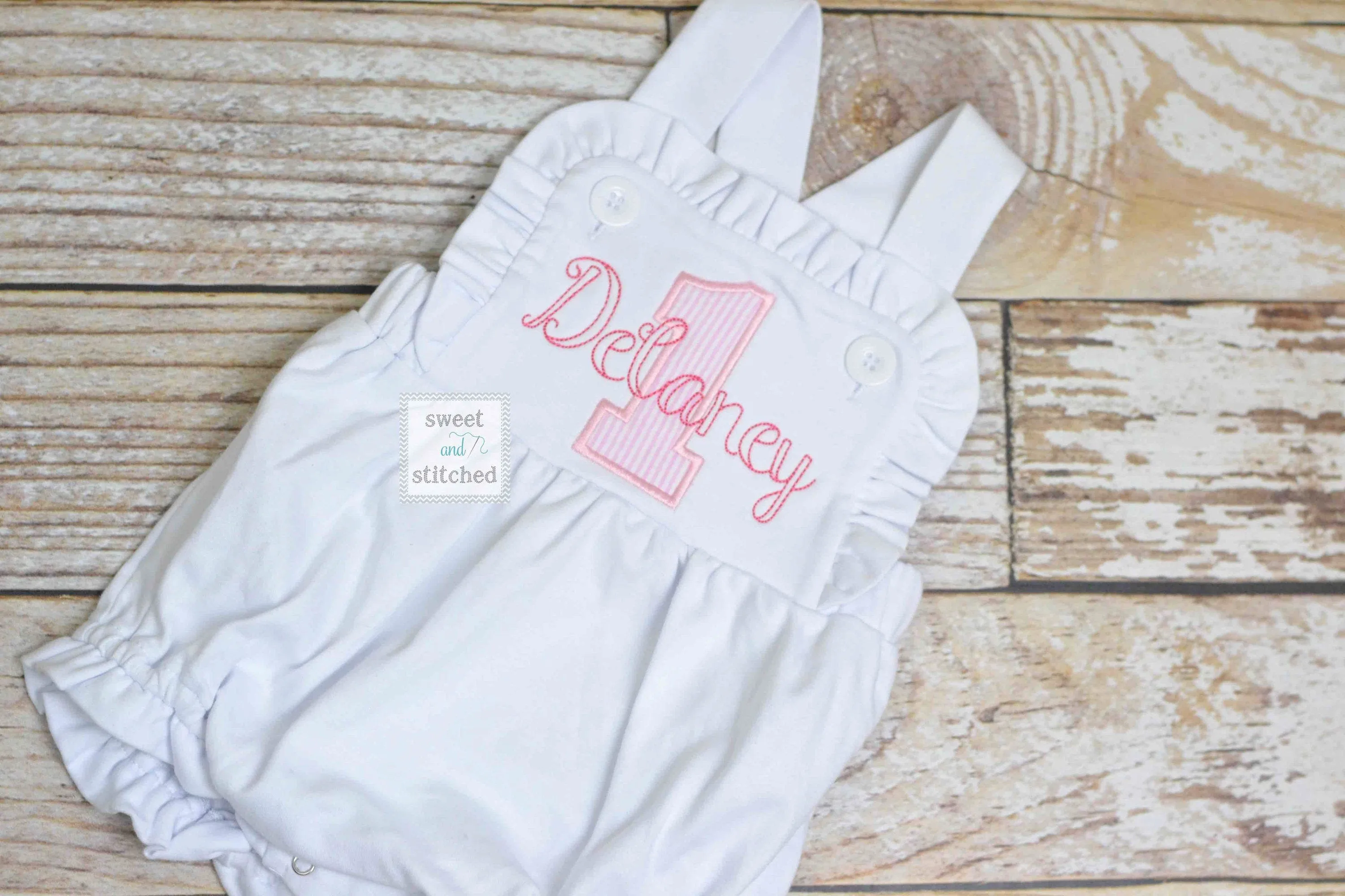 Monogrammed baby girl cake smash outfit with 1 and name, girls birthday bubble outfit, 1st birthday cake smash outfit, Girls birthday outfit